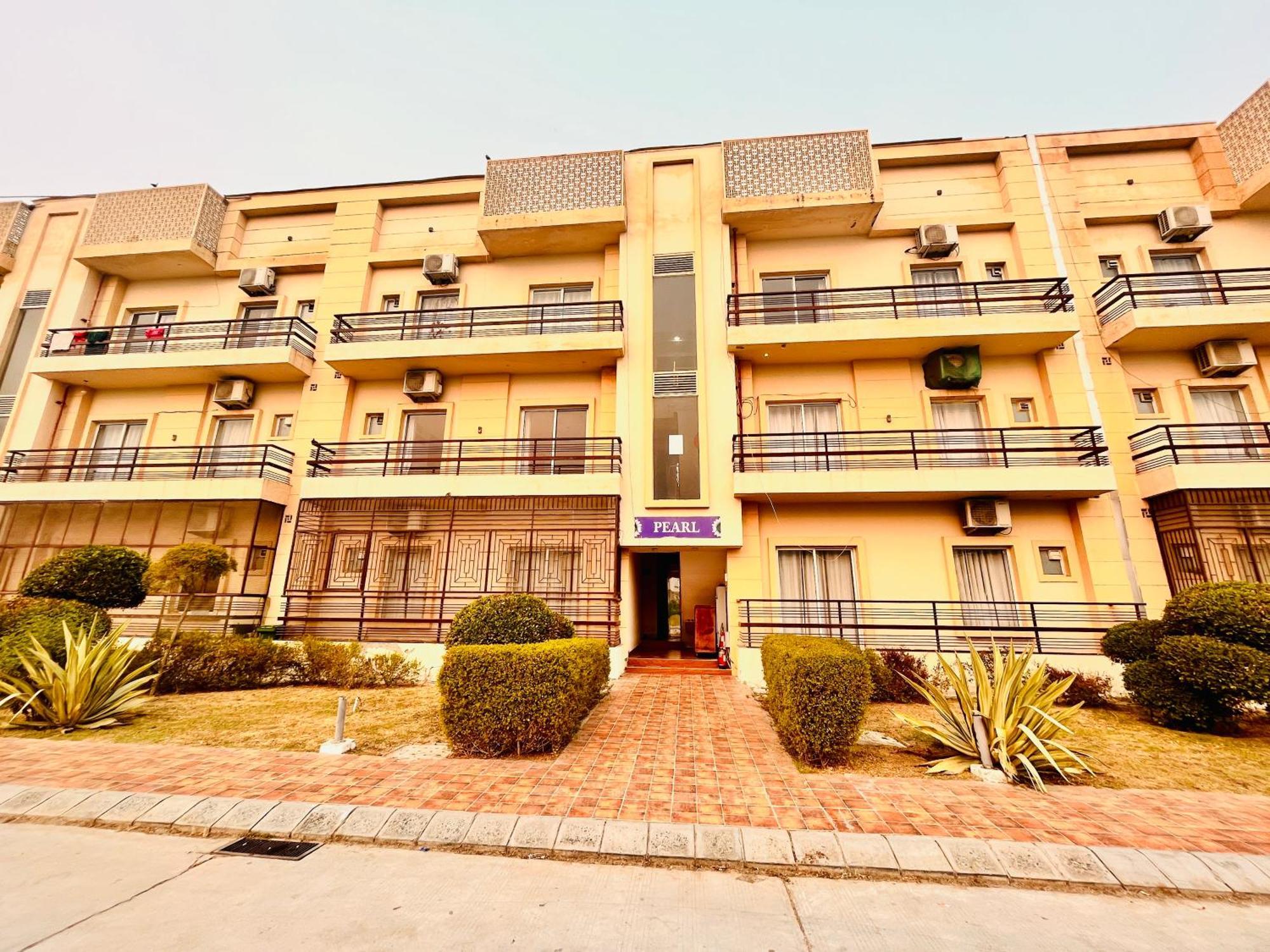 Pearl Grand Boutique Cottage In Omaxe Anandam Vrindavan - #Premium Ac Rooms With Balcony #Big Parking #Lift #Garden #Peaceful Area #Near Prem Mandir #Property Of The Year #Most Awarded 外观 照片