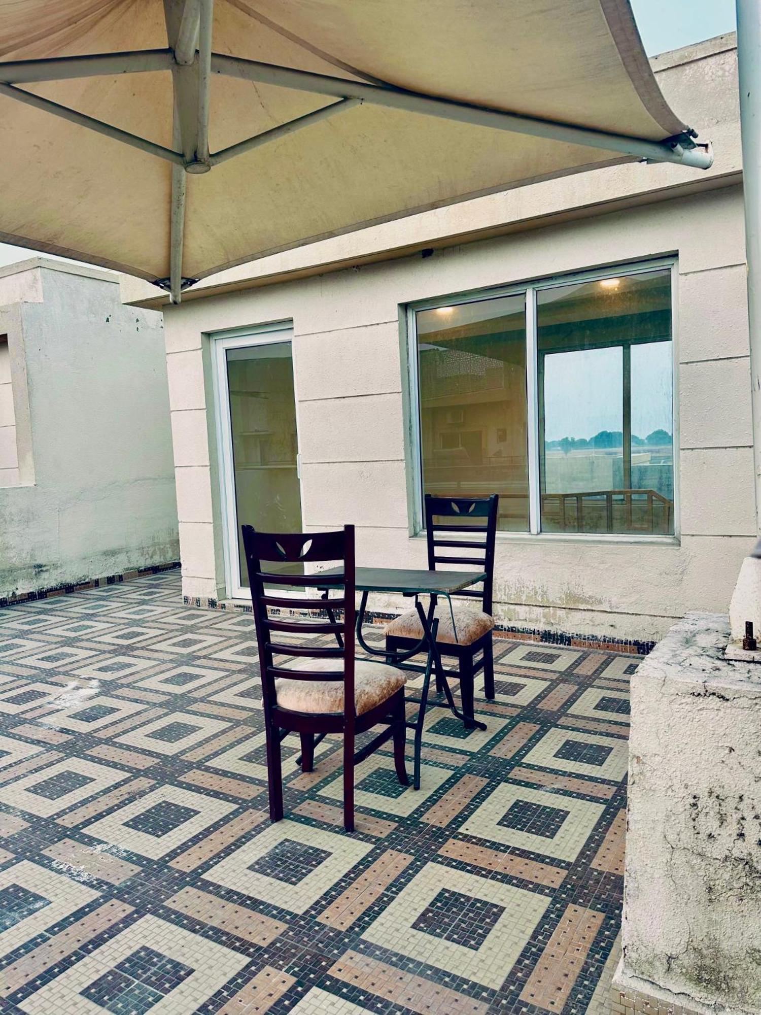 Pearl Grand Boutique Cottage In Omaxe Anandam Vrindavan - #Premium Ac Rooms With Balcony #Big Parking #Lift #Garden #Peaceful Area #Near Prem Mandir #Property Of The Year #Most Awarded 外观 照片