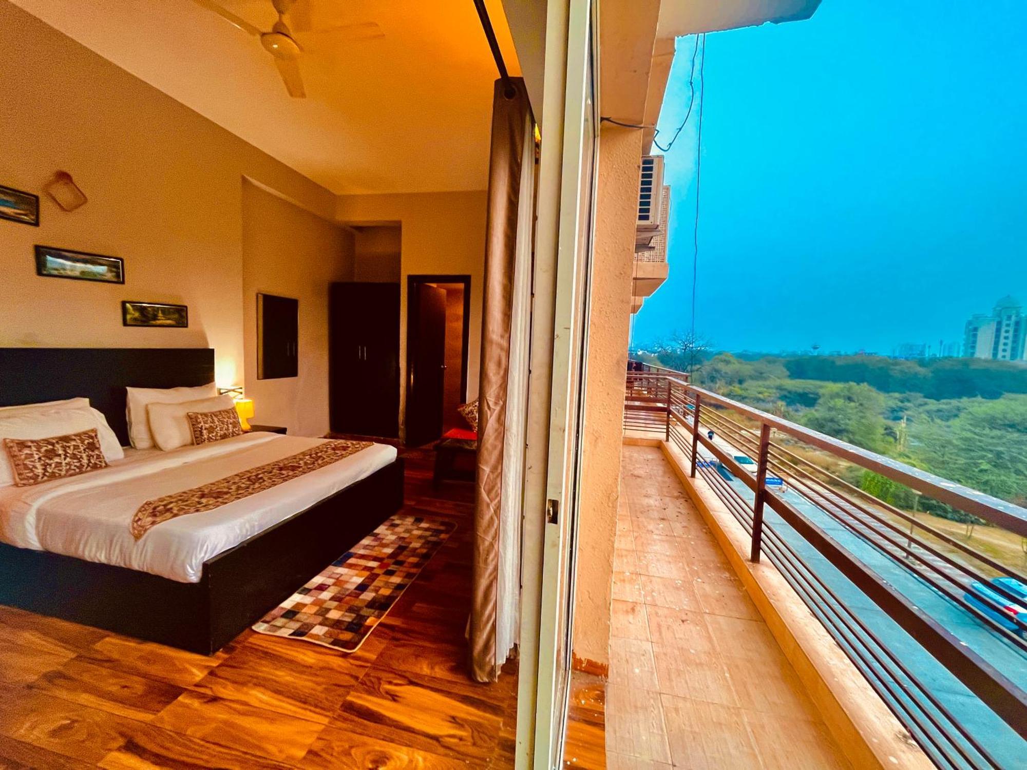 Pearl Grand Boutique Cottage In Omaxe Anandam Vrindavan - #Premium Ac Rooms With Balcony #Big Parking #Lift #Garden #Peaceful Area #Near Prem Mandir #Property Of The Year #Most Awarded 外观 照片
