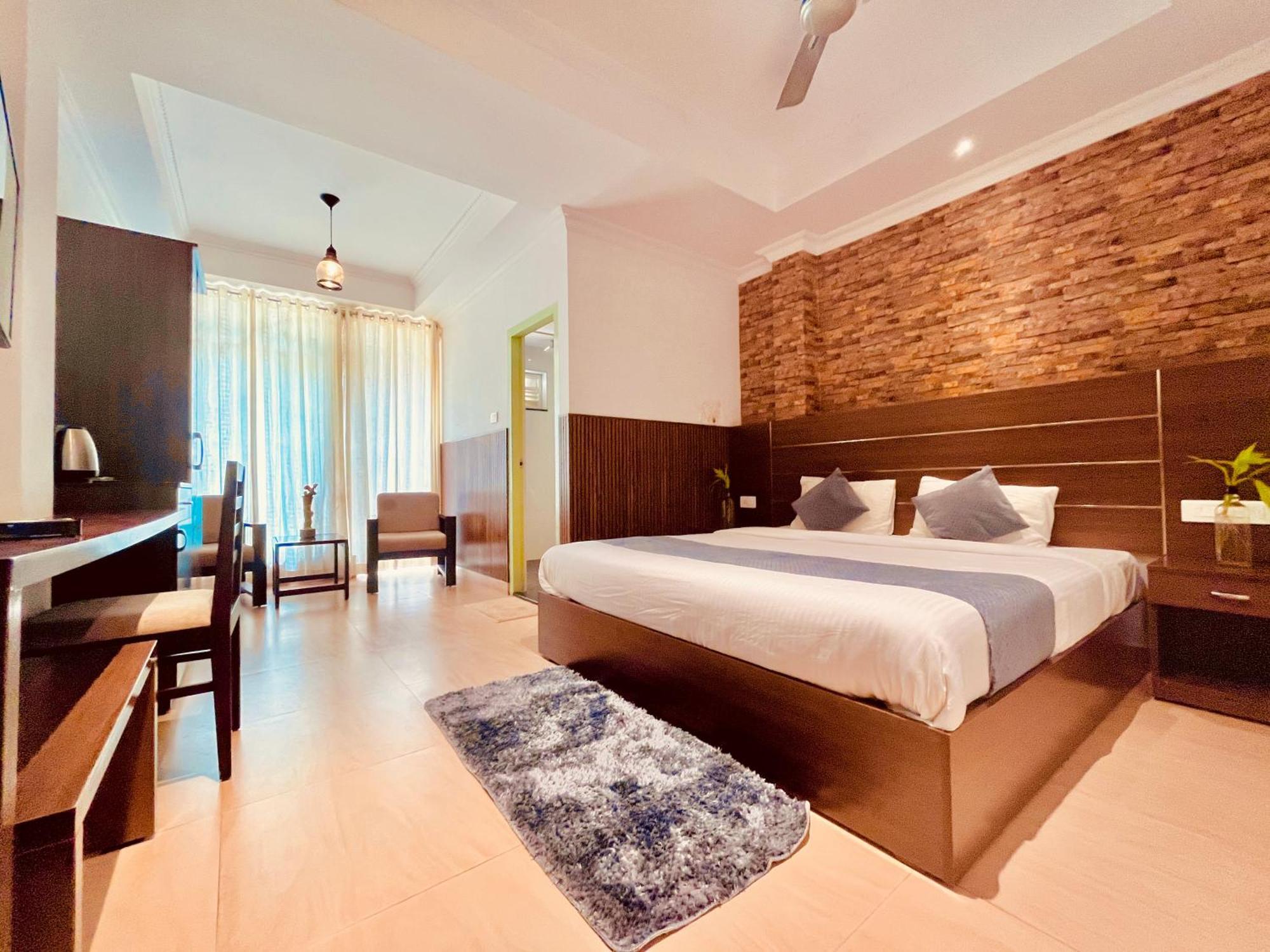 Pearl Grand Boutique Cottage In Omaxe Anandam Vrindavan - #Premium Ac Rooms With Balcony #Big Parking #Lift #Garden #Peaceful Area #Near Prem Mandir #Property Of The Year #Most Awarded 外观 照片
