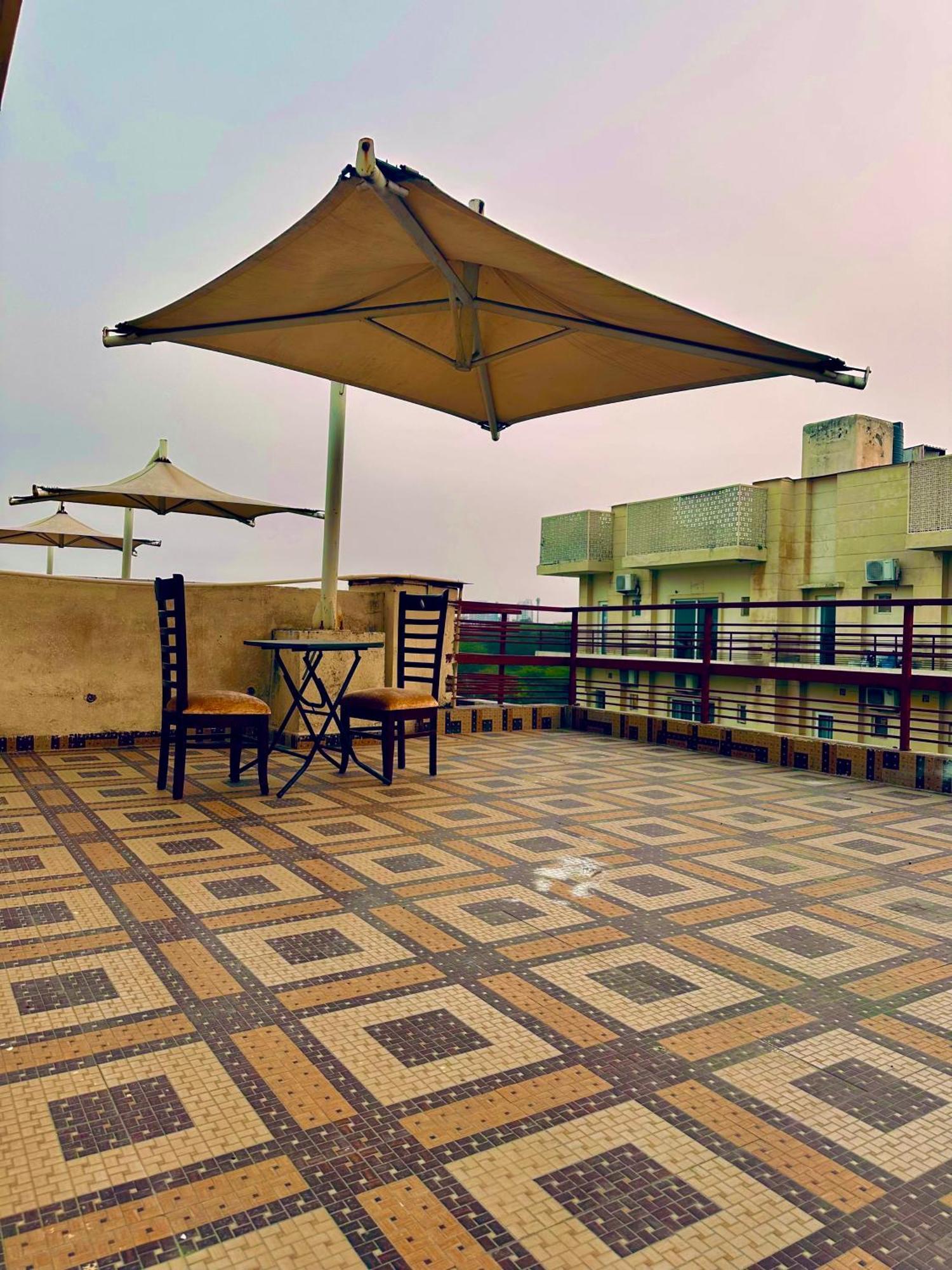 Pearl Grand Boutique Cottage In Omaxe Anandam Vrindavan - #Premium Ac Rooms With Balcony #Big Parking #Lift #Garden #Peaceful Area #Near Prem Mandir #Property Of The Year #Most Awarded 外观 照片