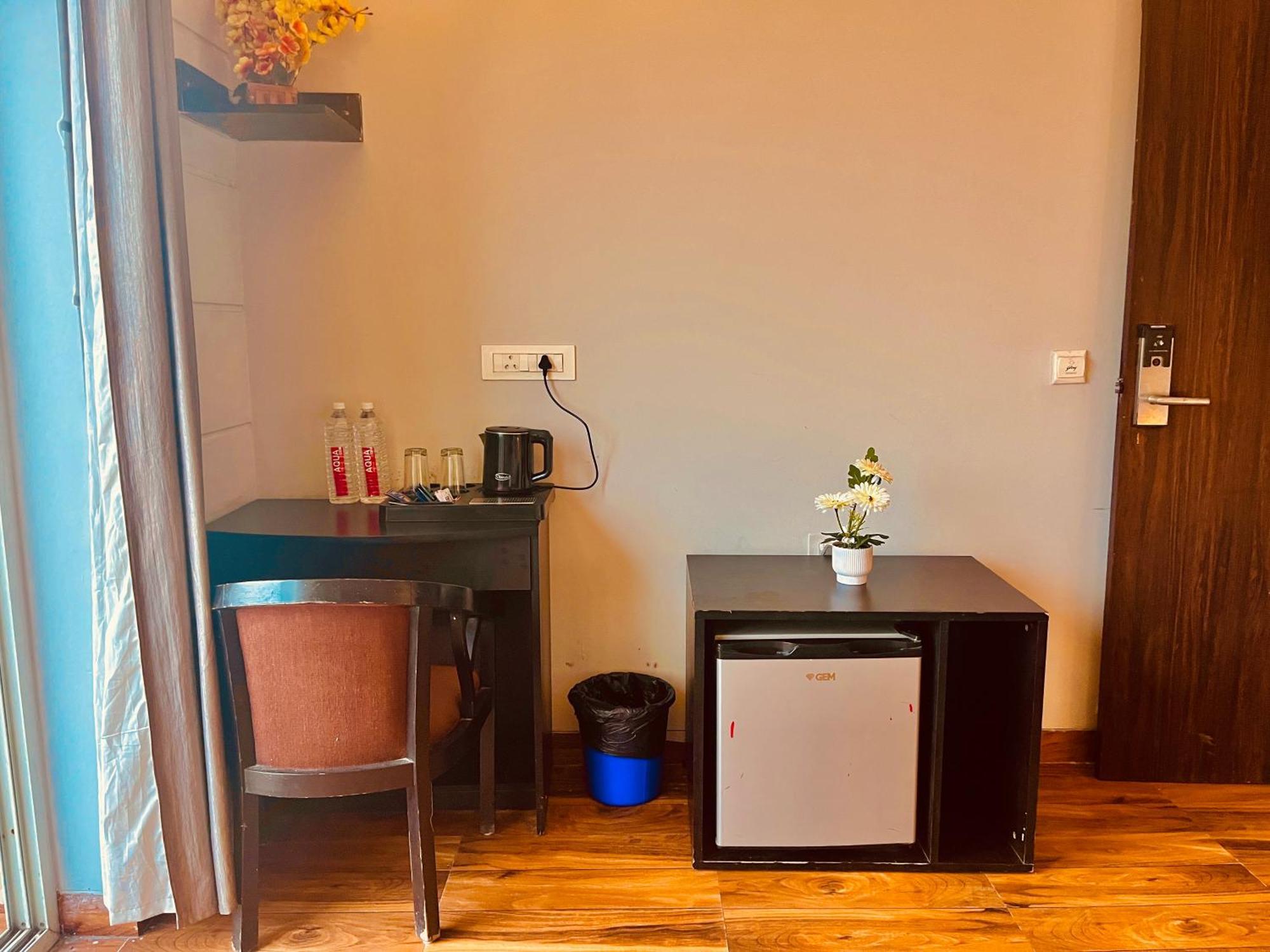 Pearl Grand Boutique Cottage In Omaxe Anandam Vrindavan - #Premium Ac Rooms With Balcony #Big Parking #Lift #Garden #Peaceful Area #Near Prem Mandir #Property Of The Year #Most Awarded 外观 照片